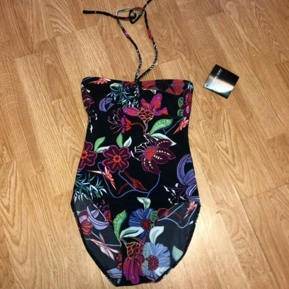 Newport News One Piece Swimsuit  Size 6‎ Floral